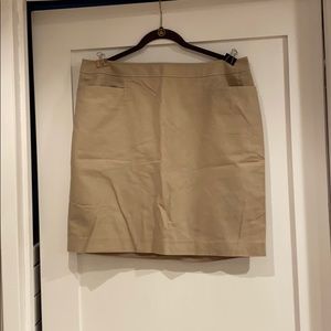 Halogen Khaki mini skirt with pockets!